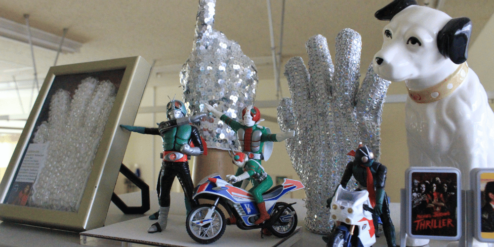 大ファンのマイケルジャクソン・グッズ、仮面ライダー、ビクター犬